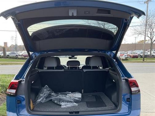 2026 Volkswagen Atlas Cross Sport 2.0T SEL