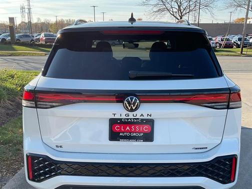 2026 Volkswagen Tiguan 2.0T SE R-Line Black 4MOTION