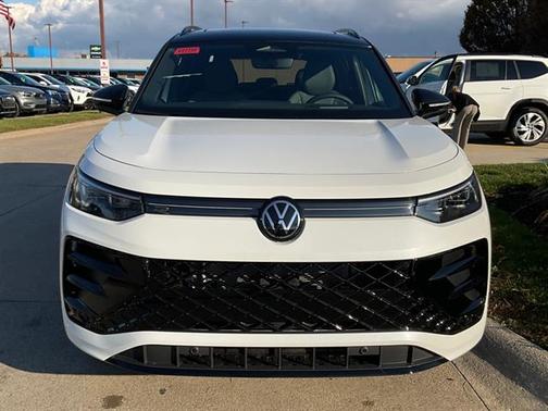 2026 Volkswagen Tiguan 2.0T SE R-Line Black 4MOTION