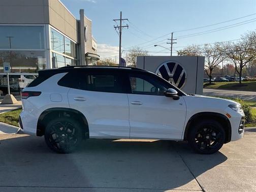 2026 Volkswagen Tiguan 2.0T SE R-Line Black 4MOTION