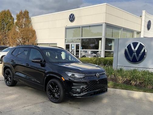 2025 Volkswagen Tiguan 2.0T SE R-Line Black