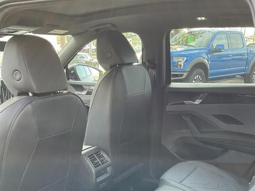 2025 Volkswagen Tiguan 2.0T SE R-Line Black