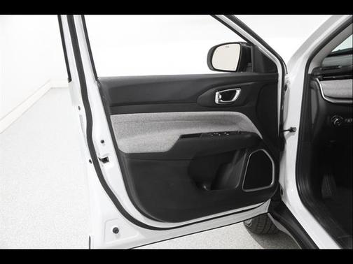 Bright White Clearcoat 2022 Jeep Compass Latitude Lux