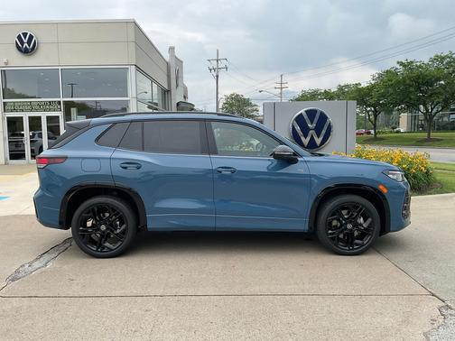 2025 Volkswagen Tiguan 2.0T SE R-Line Black 4MOTION