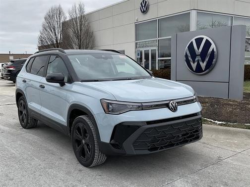 2026 Volkswagen Taos SE Black