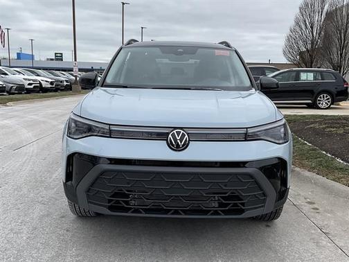 2026 Volkswagen Taos SE Black
