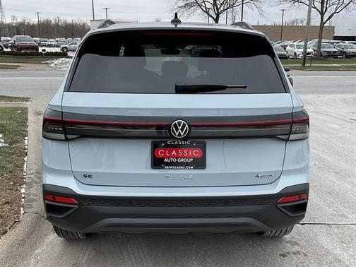 2026 Volkswagen Taos SE Black