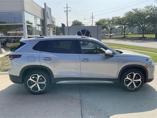 2025 Volkswagen Tiguan 2.0T SE 4MOTION