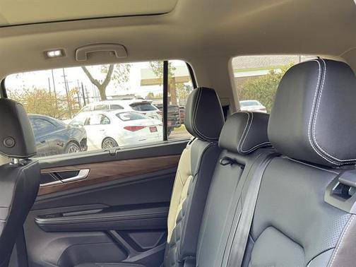 2026 Volkswagen Atlas 2.0T SE w/Technology 4MOTION
