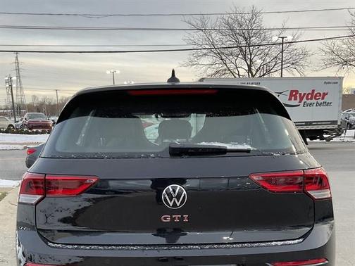 2026 Volkswagen Golf GTI 2.0T SE DSG