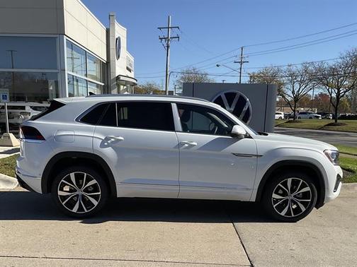 2026 Volkswagen Atlas Cross Sport 2.0T SEL Premium