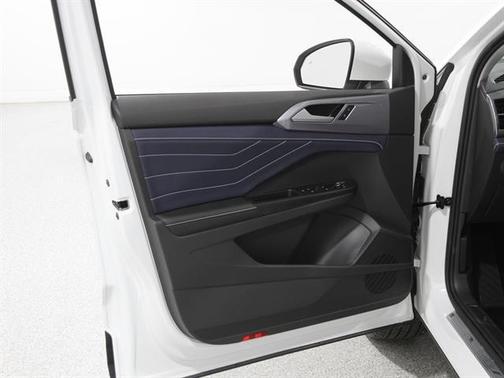 2025 Volkswagen Taos 1.5T SEL