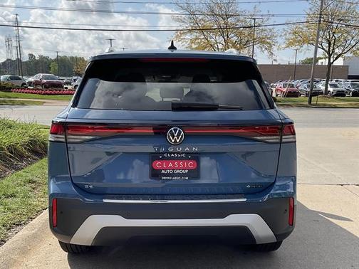 2025 Volkswagen Tiguan 2.0T SE 4MOTION