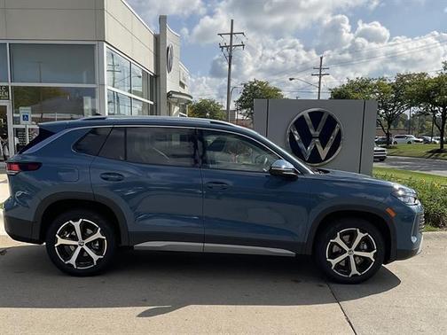 2025 Volkswagen Tiguan 2.0T SE 4MOTION
