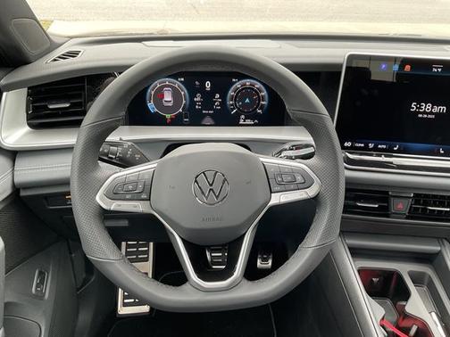 2025 Volkswagen Tiguan 2.0T SE R-Line Black 4MOTION