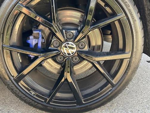 2023 Volkswagen Golf R 20th Anniversary Edition