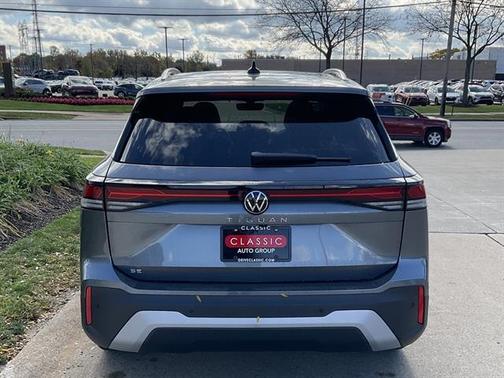 2025 Volkswagen Tiguan 2.0T SE
