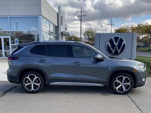 2025 Volkswagen Tiguan 2.0T SE