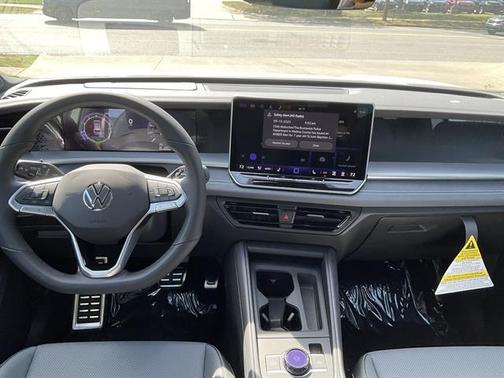 2025 Volkswagen Tiguan 2.0T SE R-Line Black