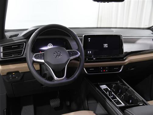 2024 Volkswagen Atlas Cross Sport 2.0T SE w/Technology 4MOTION