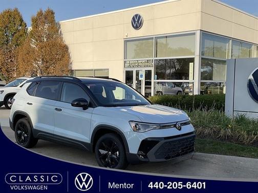 2025 Volkswagen Taos 1.5T SE Black