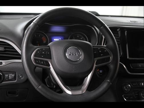 Diamond Black Crystal Pearlcoat 2019 Jeep Cherokee Limited