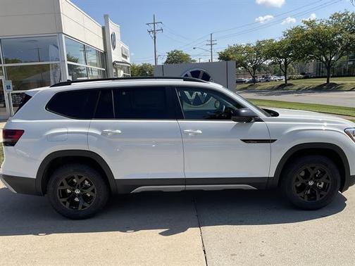 2025 Volkswagen Atlas 2.0T Peak Edition