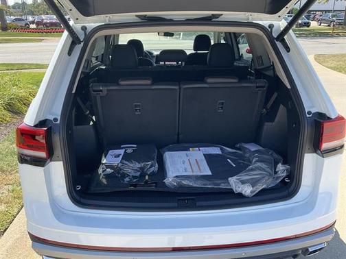 2025 Volkswagen Atlas 2.0T Peak Edition