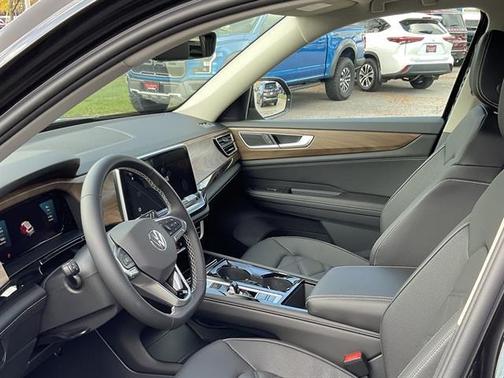 2026 Volkswagen Atlas 2.0T SE w/Technology 4MOTION