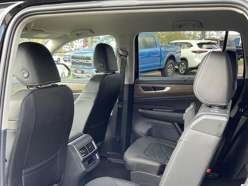 2026 Volkswagen Atlas 2.0T SE w/Technology 4MOTION