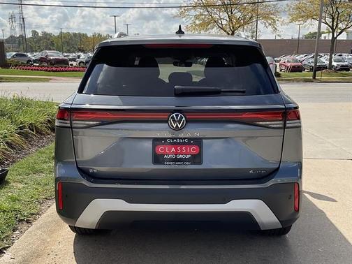 2025 Volkswagen Tiguan 2.0T SE 4MOTION