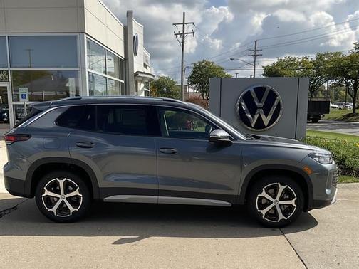 2025 Volkswagen Tiguan 2.0T SE 4MOTION