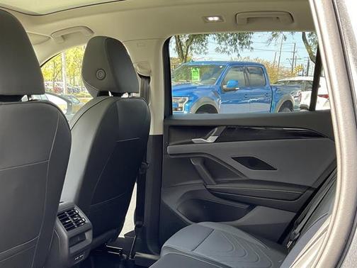 2025 Volkswagen Tiguan 2.0T SE 4MOTION