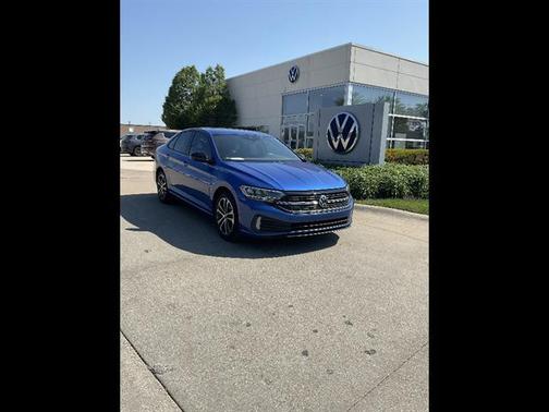 Rising Blue Metallic 2024 Volkswagen Jetta 1.5T Sport