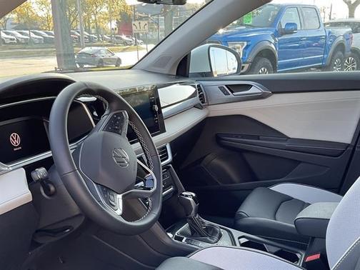 2025 Volkswagen Taos 1.5T SEL