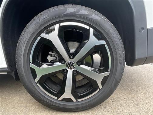 2025 Volkswagen Tiguan 2.0T SE 4MOTION