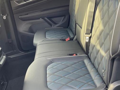 2026 Volkswagen Atlas Cross Sport 2.0T SEL Premium