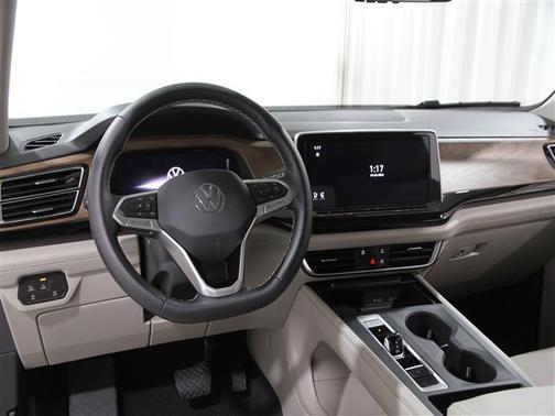 2024 Volkswagen Atlas 2.0T SE