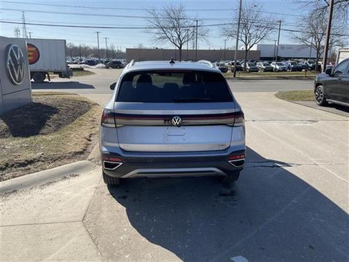 2025 Volkswagen Taos 1.5T SEL