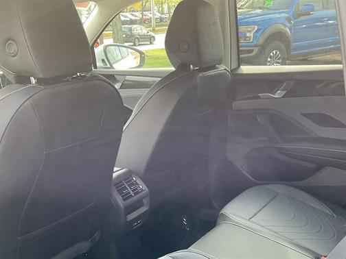 2025 Volkswagen Tiguan 2.0T SE 4MOTION