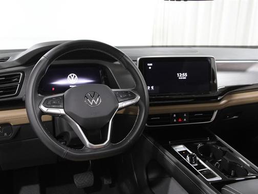 2025 Volkswagen Atlas Cross Sport 2.0T SE w/Technology 4MOTION