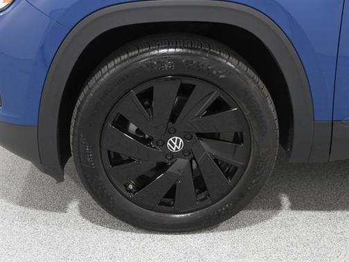 2025 Volkswagen Atlas Cross Sport 2.0T SE w/Technology 4MOTION