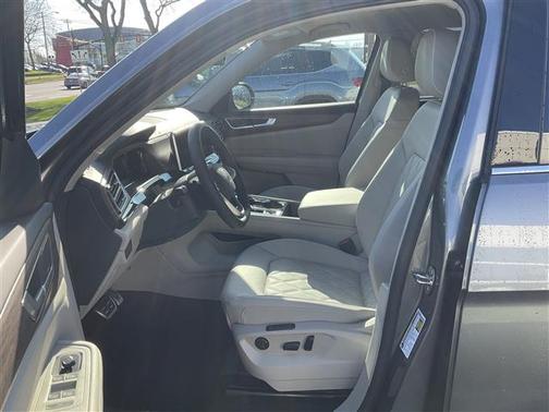 2025 Volkswagen Atlas 2.0T SEL Premium R-Line 4MOTION