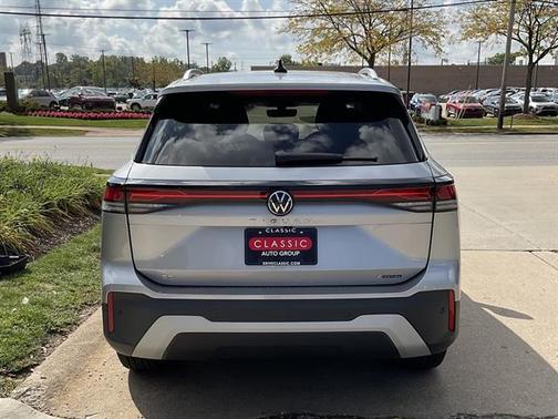 2025 Volkswagen Tiguan 2.0T SE 4MOTION