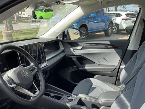 2025 Volkswagen Tiguan 2.0T SE 4MOTION