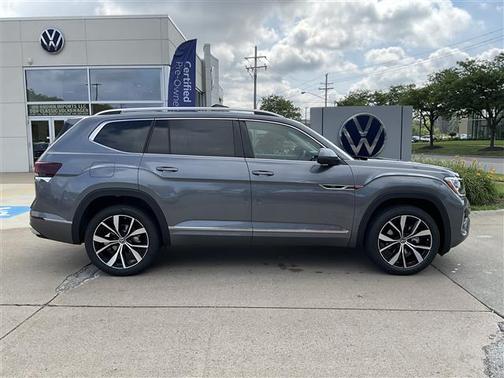 2025 Volkswagen Atlas 2.0T SEL Premium R-Line 4MOTION