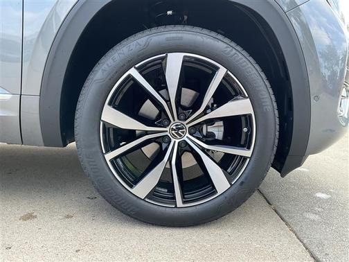2025 Volkswagen Atlas 2.0T SEL Premium R-Line 4MOTION