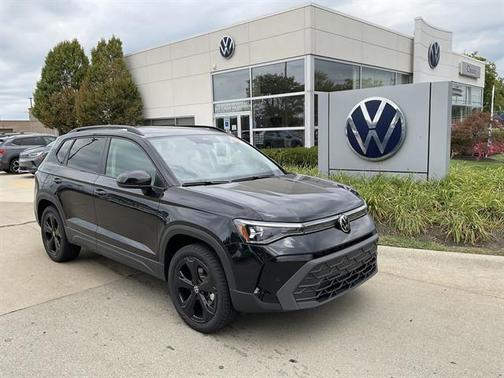 2025 Volkswagen Taos 1.5T SE Black