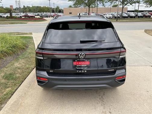 2025 Volkswagen Taos 1.5T SE Black