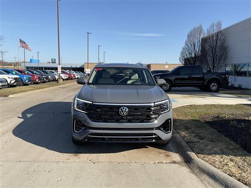 2025 Volkswagen Atlas 2.0T SEL Premium R-Line 4MOTION